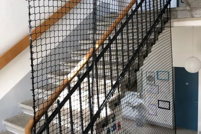 Schutznetz für Treppen und Galerien
